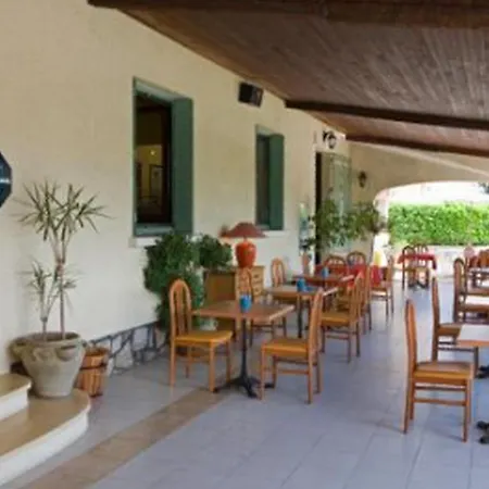 Les Orangers Hotel 2*