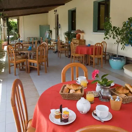 Les Orangers 2* Aleria (Corsica)