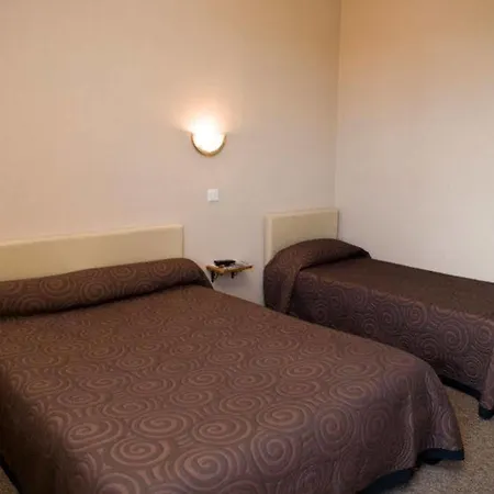 Hotel Les Orangers Aleria (Corsica)