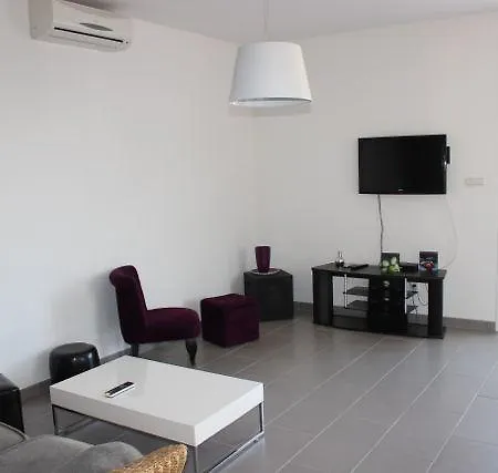 Les Orangers 2* Aleria (Corsica)