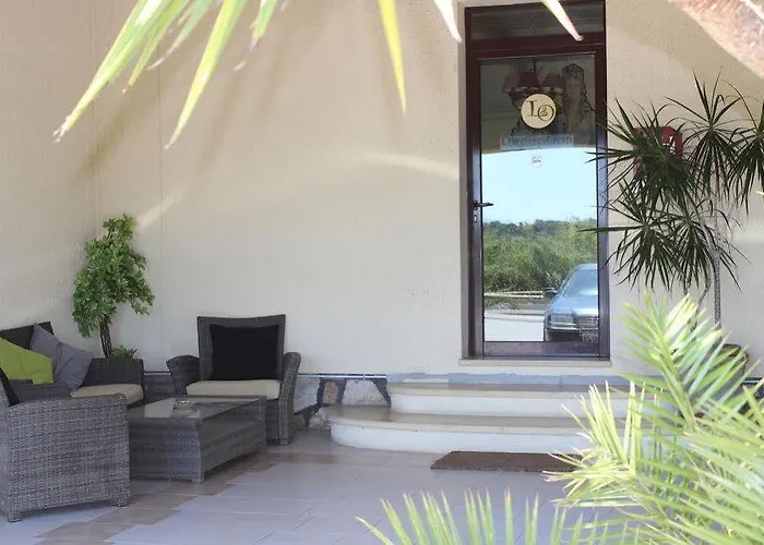 酒店 Les Orangers 阿勒里亚