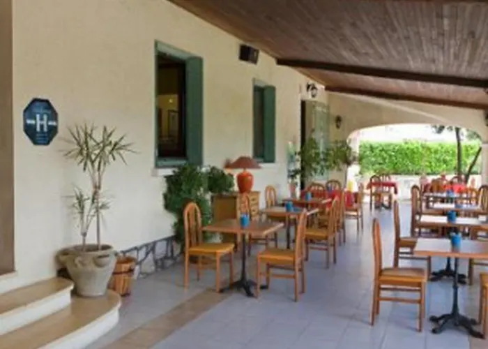 Les Orangers Hotel 2*