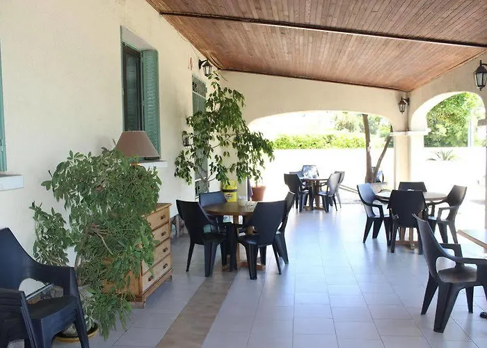 Les Orangers Hotel